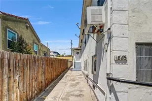 1861 S Redondo, Los Angeles, CA 90019 - Photo 26