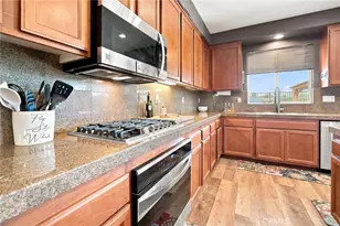 23682 Saratoga Springs, Murrieta, CA 92562 - Photo 16