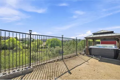 23682 Saratoga Springs, Murrieta, CA 92562 - Photo 48