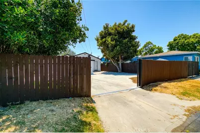 311 E Cummings Lane, Long Beach, CA 90805 - Photo 46