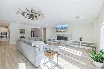 42620 25th, Lancaster, CA 93536 - Photo 10
