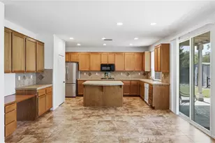 41726 Grand View Dr, Murrieta, CA 92562 - Photo 10
