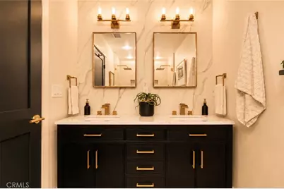 584 N Plymouth, Los Angeles, CA 90004 - Photo 28