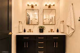 584 N Plymouth, Los Angeles, CA 90004 - Photo 28