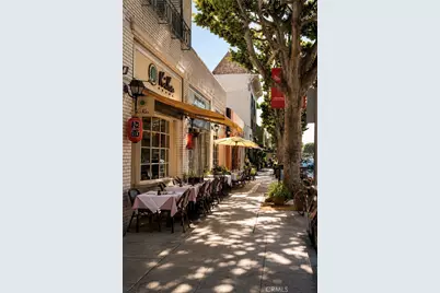 584 N Plymouth, Los Angeles, CA 90004 - Photo 36