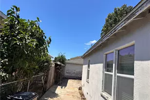 1727 N Neptune, Los Angeles, CA 90744 - Photo 4