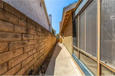 8824 Sari Avenue, Northridge, CA 91343 - Photo 46