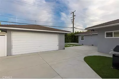 1066 E 45th Way, Long Beach, CA 90807 - Photo 24