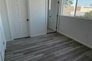 320 35th St, Los Angeles, CA 90011 - Photo 2