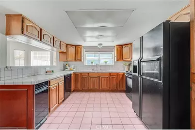 3304 Lewis, Signal Hill, CA 90755 - Photo 6
