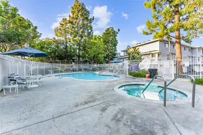 19110 Beachcrest Lane #E, Huntington Beach, CA 92646 - Photo 6