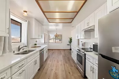 18435 Hinton, Hesperia, CA 92345 - Photo 10
