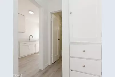 517 W 42nd, Los Angeles, CA 90037 - Photo 6