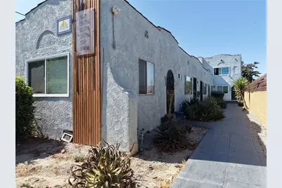 517 W 42nd, Los Angeles, CA 90037 - Photo 2