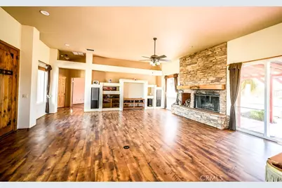 19217 Idaleona, Perris, CA 92570 - Photo 10