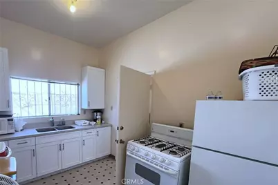 10318 S Budlong, Los Angeles, CA 90044 - Photo 8