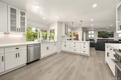 7147 E Columbus Dr, Anaheim Hills, CA 92807 - Photo 10