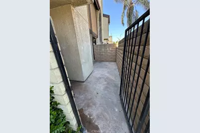 2674 Clarendon, B Avenue, Huntington Park, CA 90255 - Photo 2