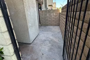2674 Clarendon B Ave, Huntington Park, CA 90255 - Photo 2