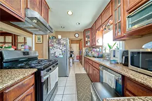 1390 W 33rd St, Long Beach, CA 90810 - Photo 14