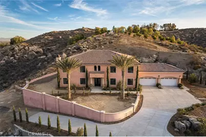 17190 Small Canyon Lane, Riverside, CA 92506 - Photo 2