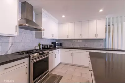 18816 Superior St, Northridge, CA 91324 - Photo 10