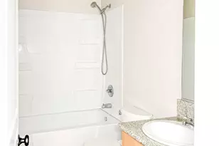 1785 Woodland Dr, Hanford, CA 93230 - Photo 16