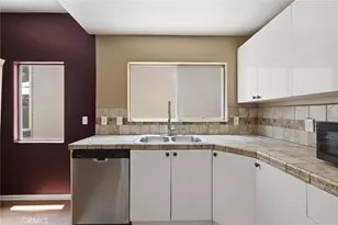 9300 Burnet Ave, North Hills, CA 91343 - Photo 18