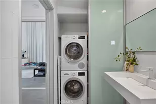 1037 N Laurel Ave, West Hollywood, CA 90046 - Photo 12