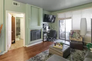 555 Maine Ave, Long Beach, CA 90802 - Photo 1