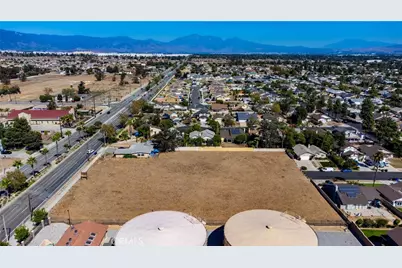 16227 Baseline Avenue, Fontana, CA 92336 - Photo 8