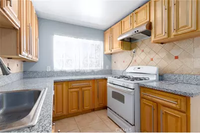 922 Toddy Street, Santa Ana, CA 92703 - Photo 2