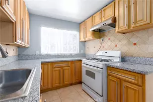 922 Toddy St, Santa Ana, CA 92703 - Photo 2