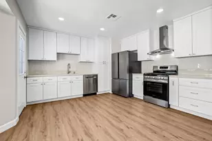 11822 Rialto, Los Angeles, CA 91352 - Photo 2