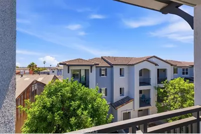 1866 Orizaba, Signal Hill, CA 90755 - Photo 32