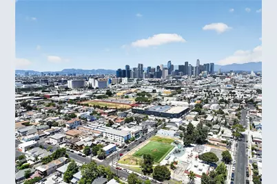 427 E 25th Street, Los Angeles, CA 90011 - Photo 22