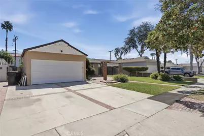 206 E Rosslynn, Fullerton, CA 92832 - Photo 2