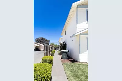 320 B, Lemoore, CA 93245 - Photo 4