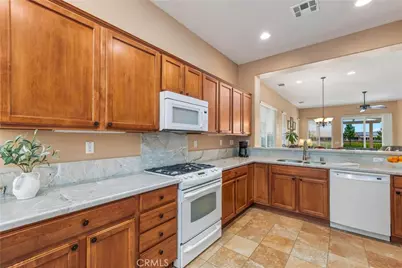 10425 Lakeshore, Apple Valley, CA 92308 - Photo 8