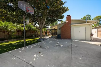 2019 Valencia, Santa Ana, CA 92706 - Photo 64