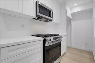 12310 Burbank, Los Angeles, CA 91607 - Photo 20
