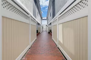 12310 Burbank, Los Angeles, CA 91607 - Photo 8