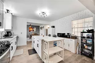 181 W 223rd St, Carson, CA 90745 - Photo 10