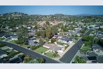 13232 Sandhurst Place, Santa Ana, CA 92705 - Photo 36