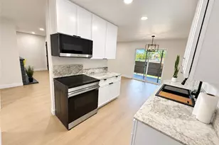 17574 Vandenberg, Tustin, CA 92780 - Photo 4