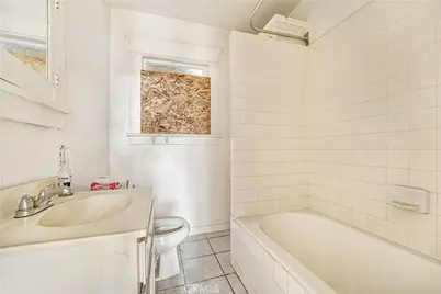 1017 W 46th, Los Angeles, CA 90037 - Photo 12