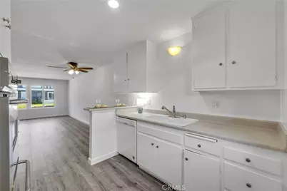 107 Lexington, Costa Mesa, CA 92626 - Photo 4