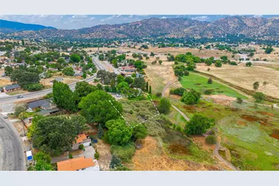 22470 Fontana Street, Tehachapi, CA 93561 - Photo 6