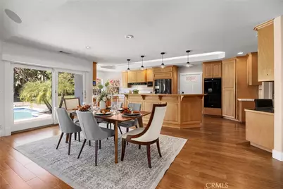 207 Barcelona, Fullerton, CA 92835 - Photo 10