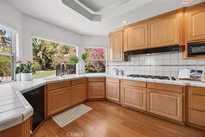 207 Barcelona, Fullerton, CA 92835 - Photo 14